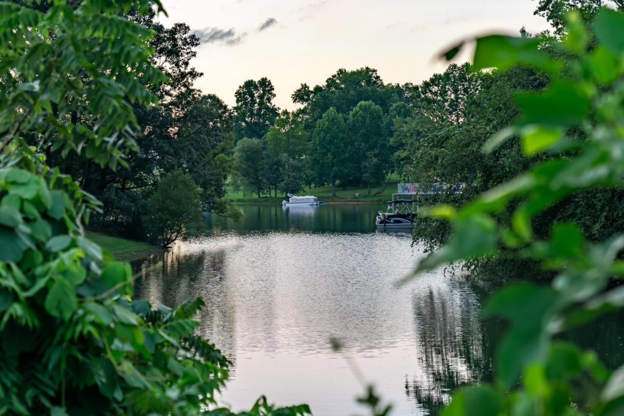 Retreat On The Lake ไฮอาวัสซี ภายนอก รูปภาพ